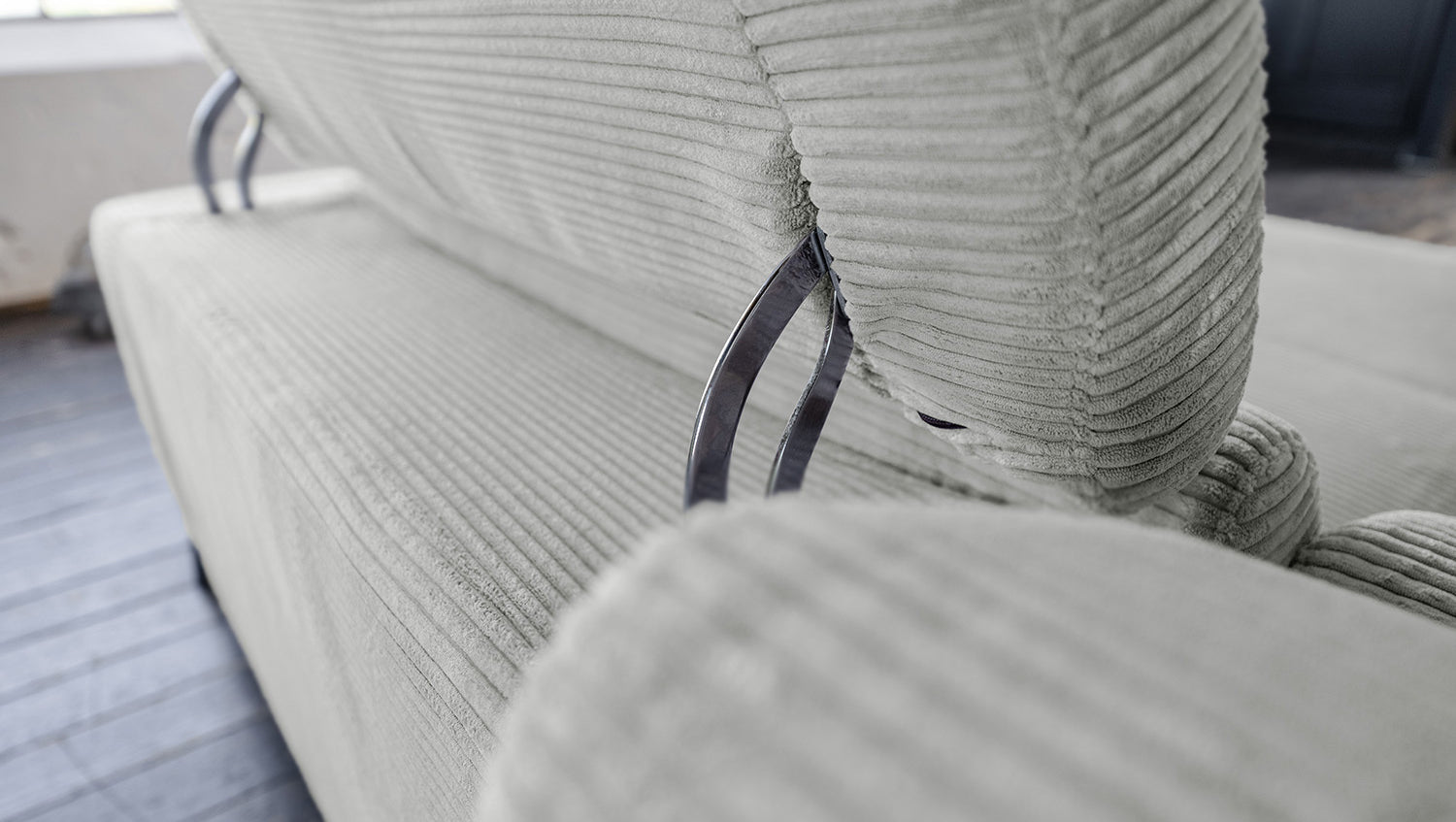 KAWOLA Sofa LAISKA Ecksofa Relaxfunktion teilmotorisch Cord hellgrau