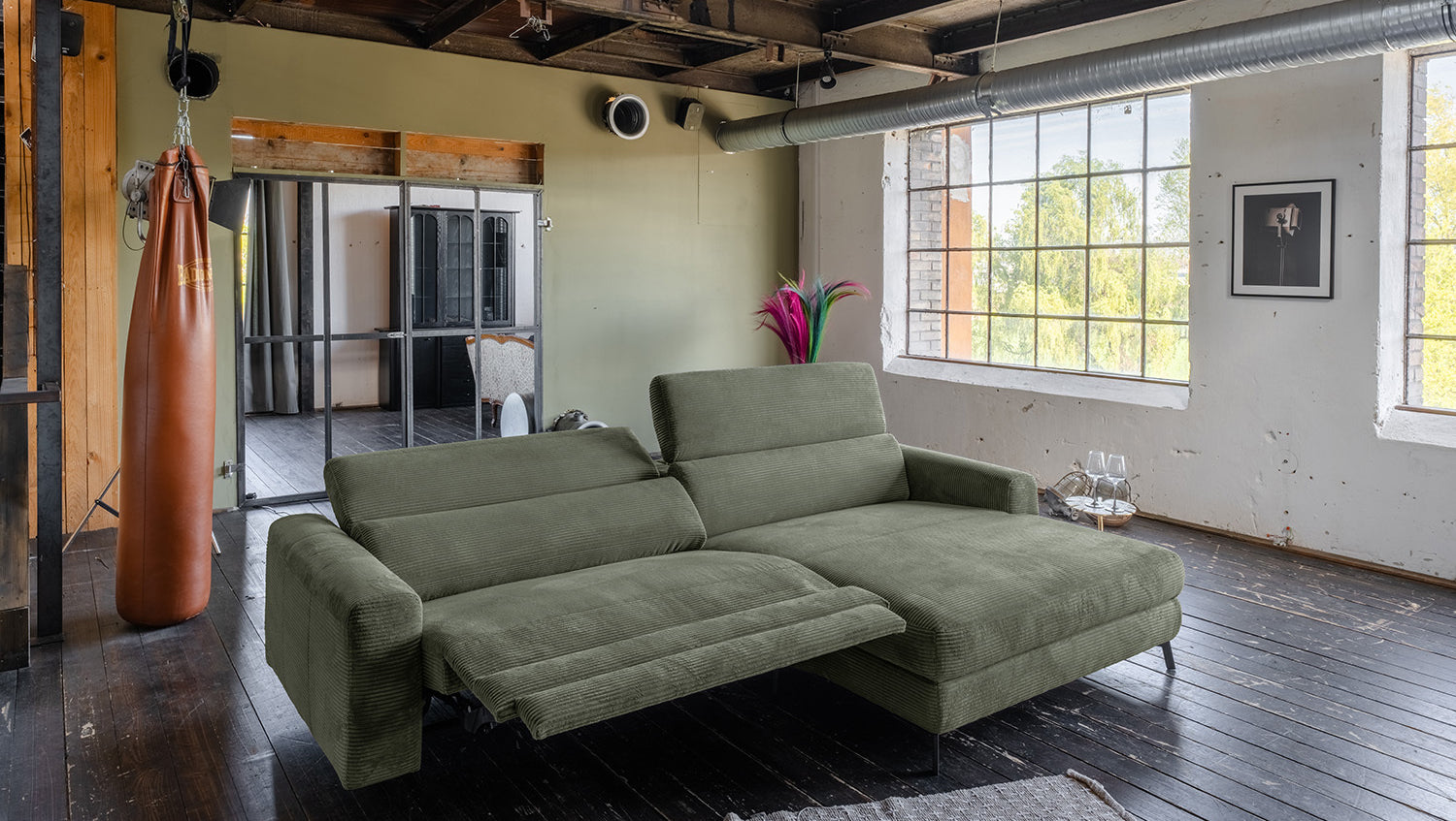 KAWOLA Sofa LAISKA Ecksofa Relaxfunktion teilmotorisch Cord olivgrün