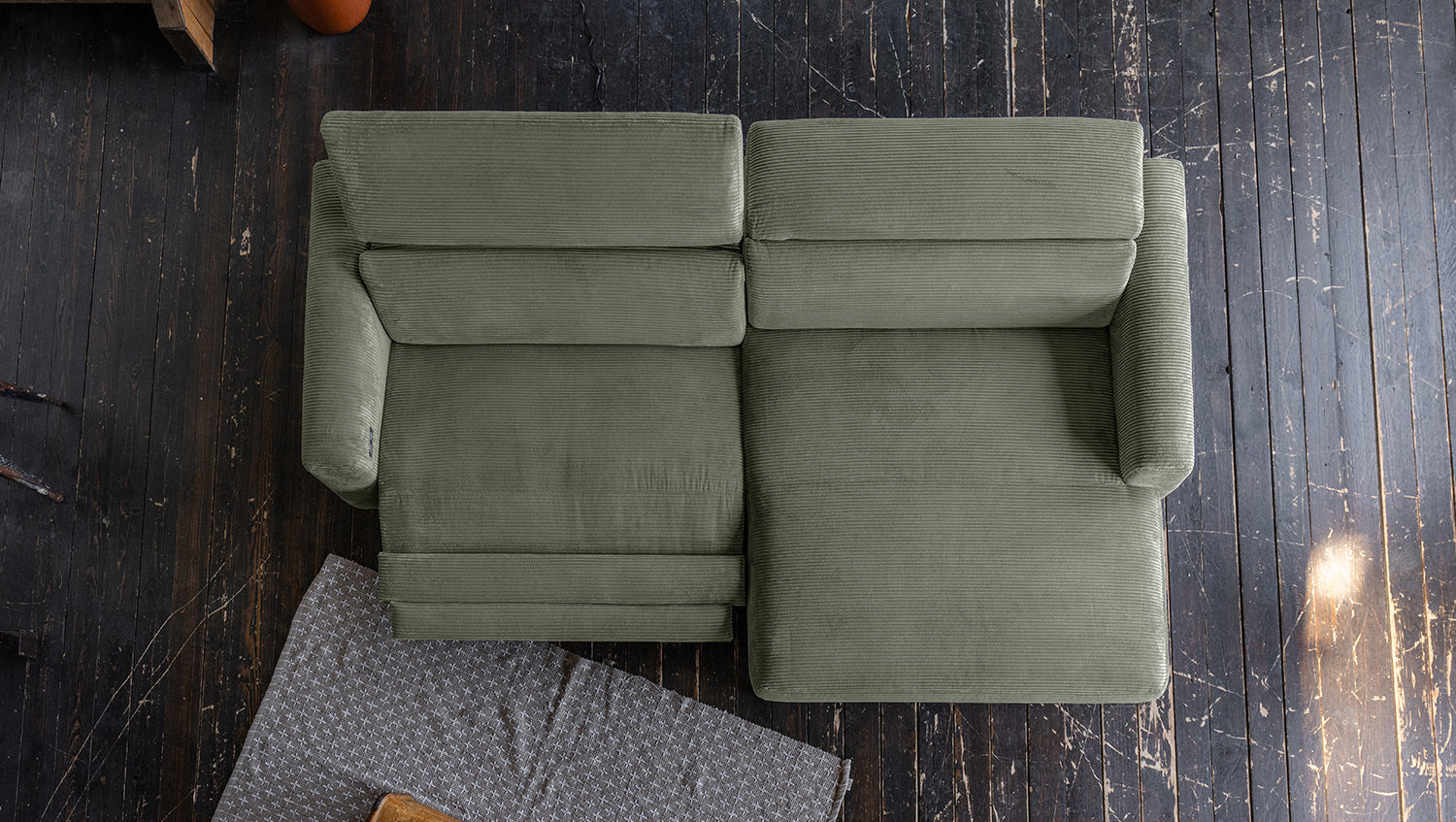 KAWOLA Sofa LAISKA Ecksofa Relaxfunktion teilmotorisch Cord olivgrün