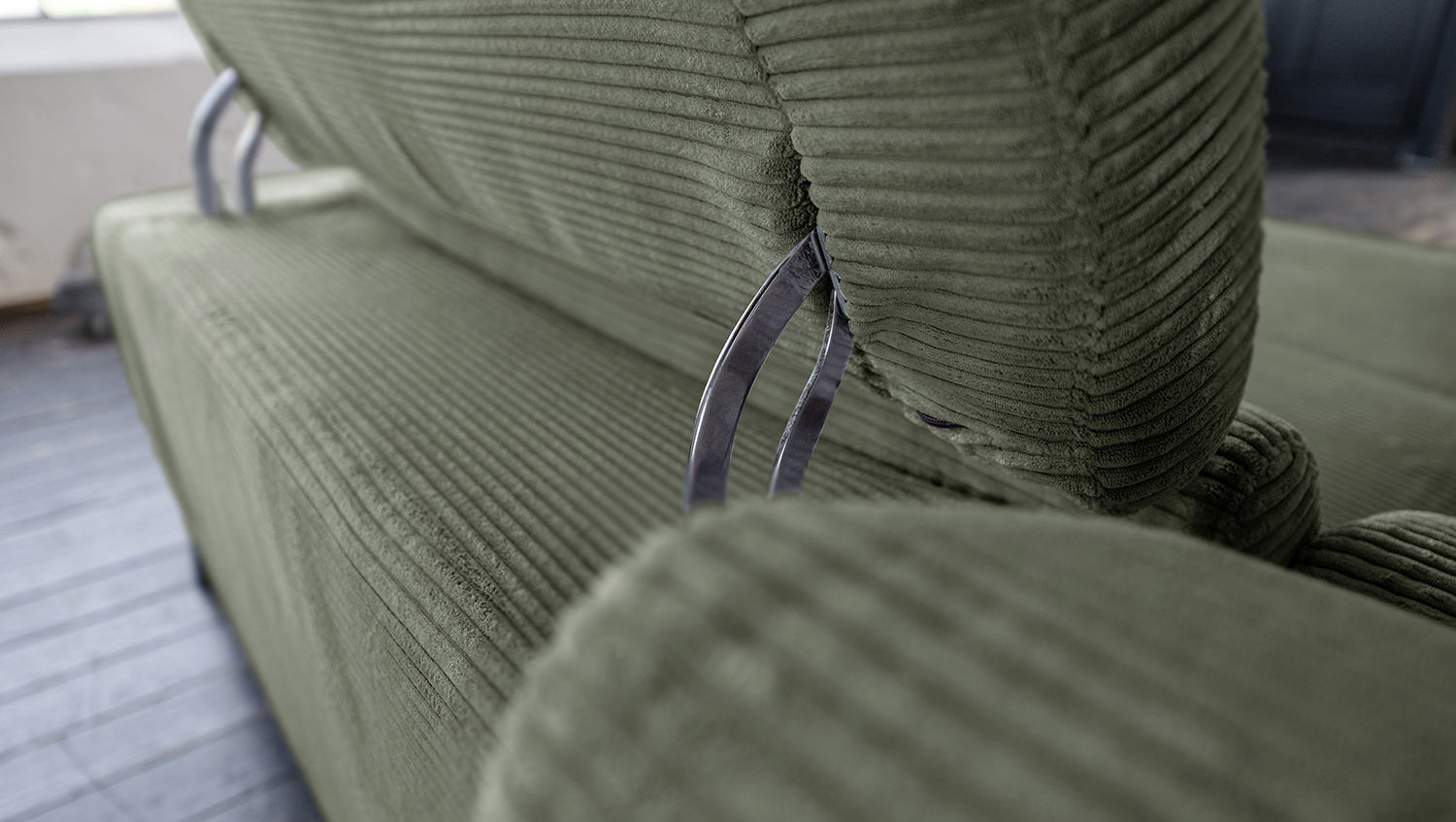 KAWOLA Sofa LAISKA Ecksofa Relaxfunktion teilmotorisch Cord olivgrün