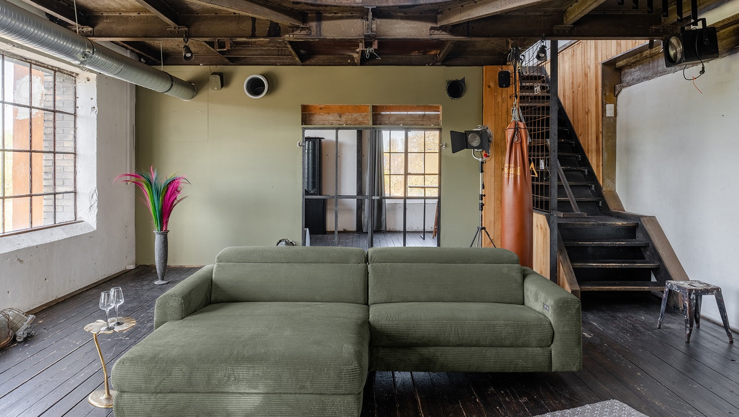 KAWOLA Sofa LAISKA Ecksofa Relaxfunktion teilmotorisch Cord olivgrün