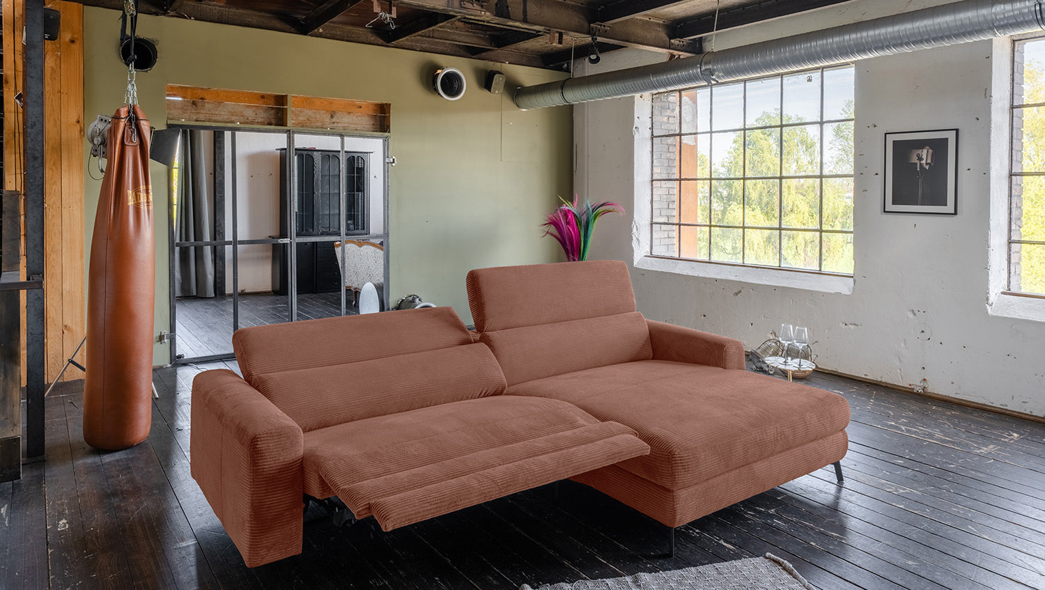 KAWOLA Sofa LAISKA Ecksofa Relaxfunktion teilmotorisch Cord rost