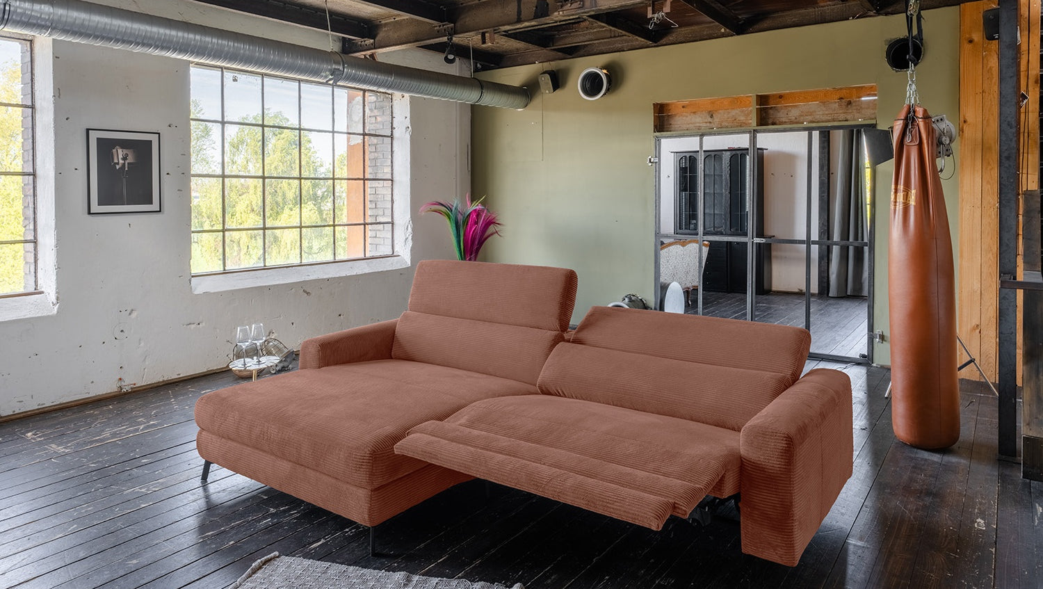 KAWOLA Sofa LAISKA Ecksofa Relaxfunktion teilmotorisch Cord rost