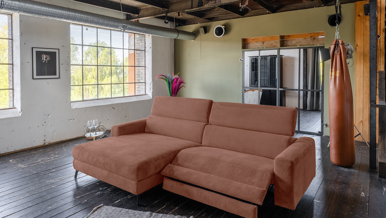 KAWOLA Sofa LAISKA Ecksofa Relaxfunktion teilmotorisch Cord rost, Links