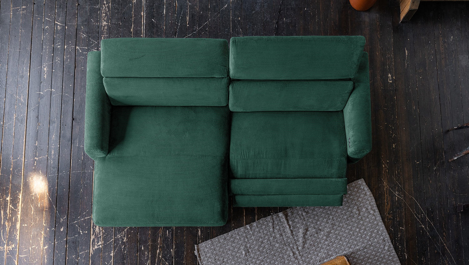 KAWOLA Sofa LAISKA Ecksofa Relaxfunktion teilmotorisch Cord smaragd