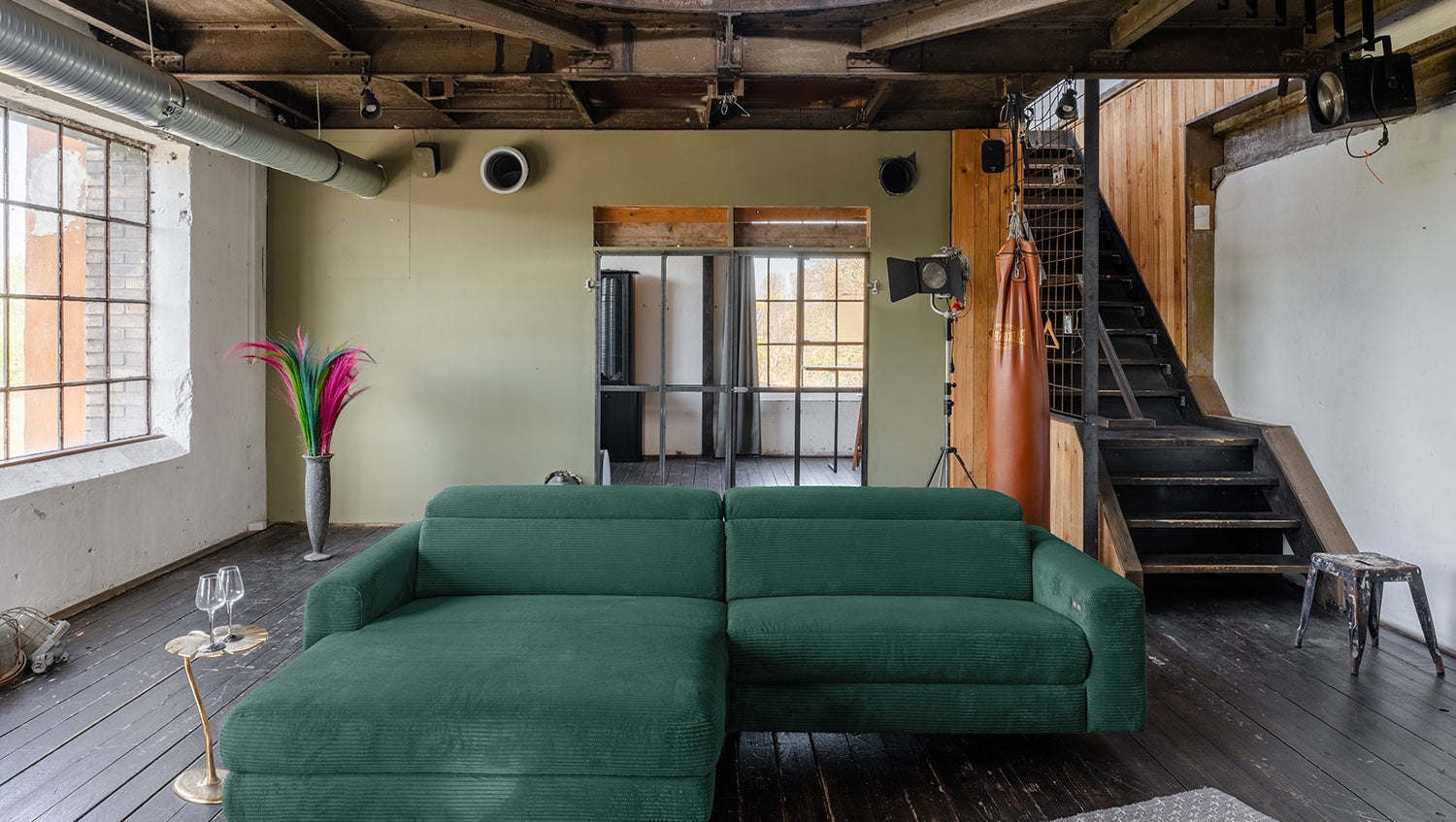KAWOLA Sofa LAISKA Ecksofa Relaxfunktion teilmotorisch Cord smaragd