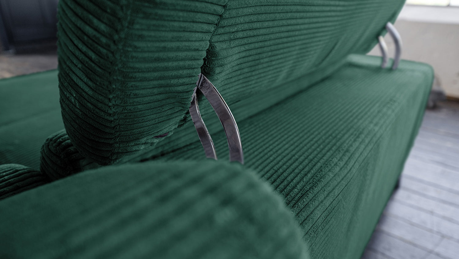 KAWOLA Sofa LAISKA Ecksofa Relaxfunktion teilmotorisch Cord smaragd
