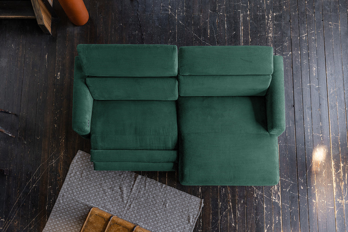 KAWOLA Sofa LAISKA Ecksofa Relaxfunktion teilmotorisch Cord smaragd