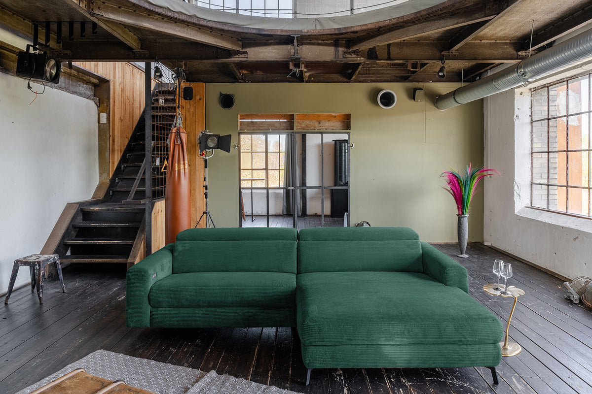 KAWOLA Sofa LAISKA Ecksofa Relaxfunktion teilmotorisch Cord smaragd