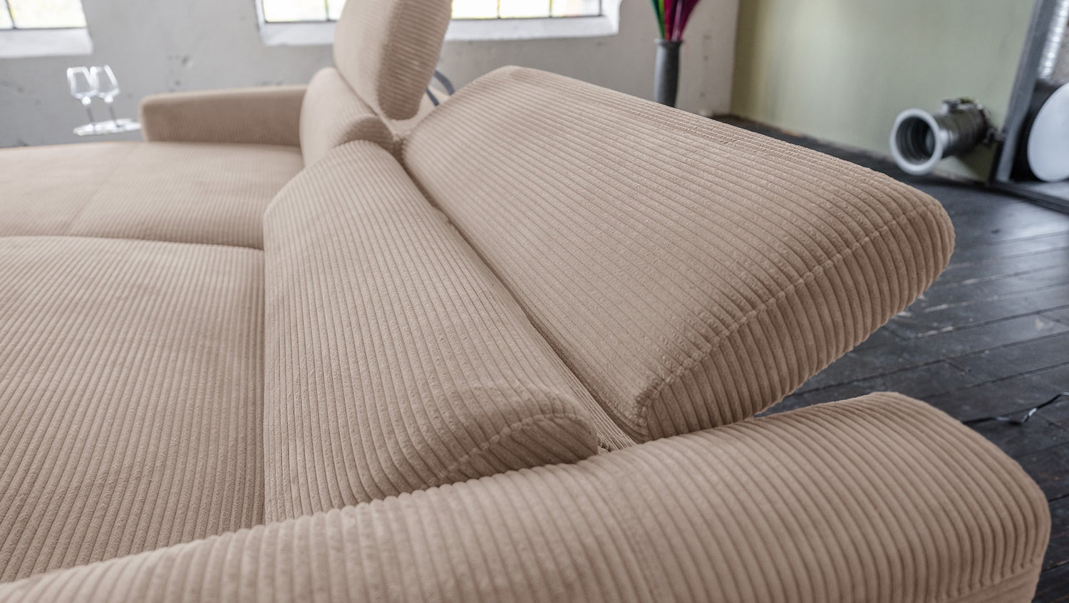 KAWOLA Sofa LAISKA Ecksofa Relaxfunktion teilmotorisch Cord taupe