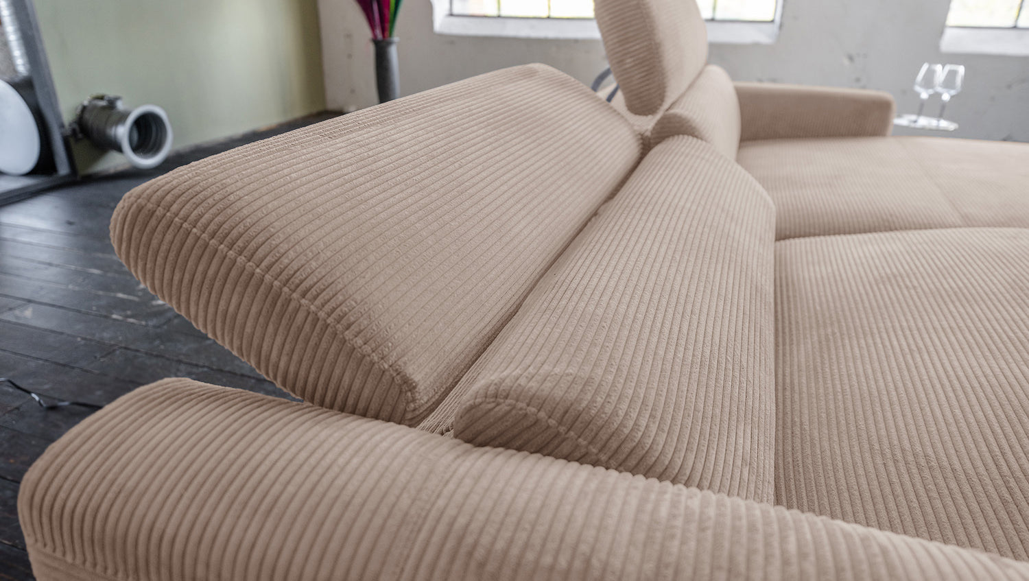 KAWOLA Sofa LAISKA Ecksofa Relaxfunktion teilmotorisch Cord taupe