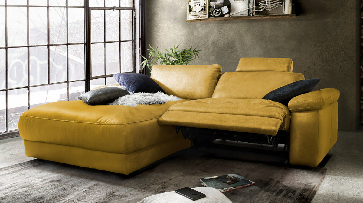 KAWOLA Sofa LOLA Ecksofa Stoff curry mit motorischer Relaxfunktion