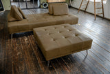 KAWOLA Sofa WIOLO Schlafsofa Daybed mit Hocker Leder camel