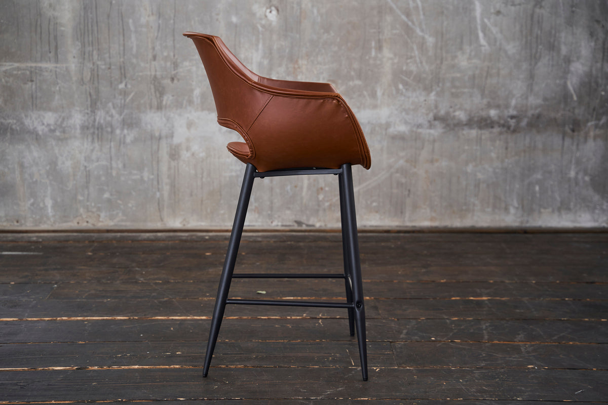 KAWOLA Thekenhocker ZAJA Barstuhl Sitzhöhe 65 cm Kunstleder cognac