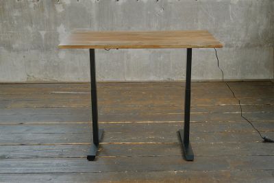 Vorschau: KAWOLA Schreibtisch LORA elektrisch höhenverstellbar mit Baumkante massiv Vorschau: KAWOLA Schreibtisch LORA elektrisch höhenverstellbar mit Baumkante massiv