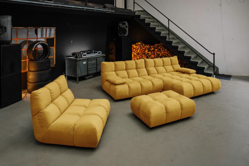 KAWOLA Sitzgruppe VIVIEN Ecksofa Drehsessel Hockerbank Velvet curry