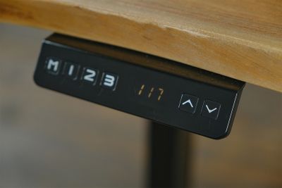 Vorschau: KAWOLA Schreibtisch LORA elektrisch höhenverstellbar mit Baumkante massiv Vorschau: KAWOLA Schreibtisch LORA elektrisch höhenverstellbar mit Baumkante massiv