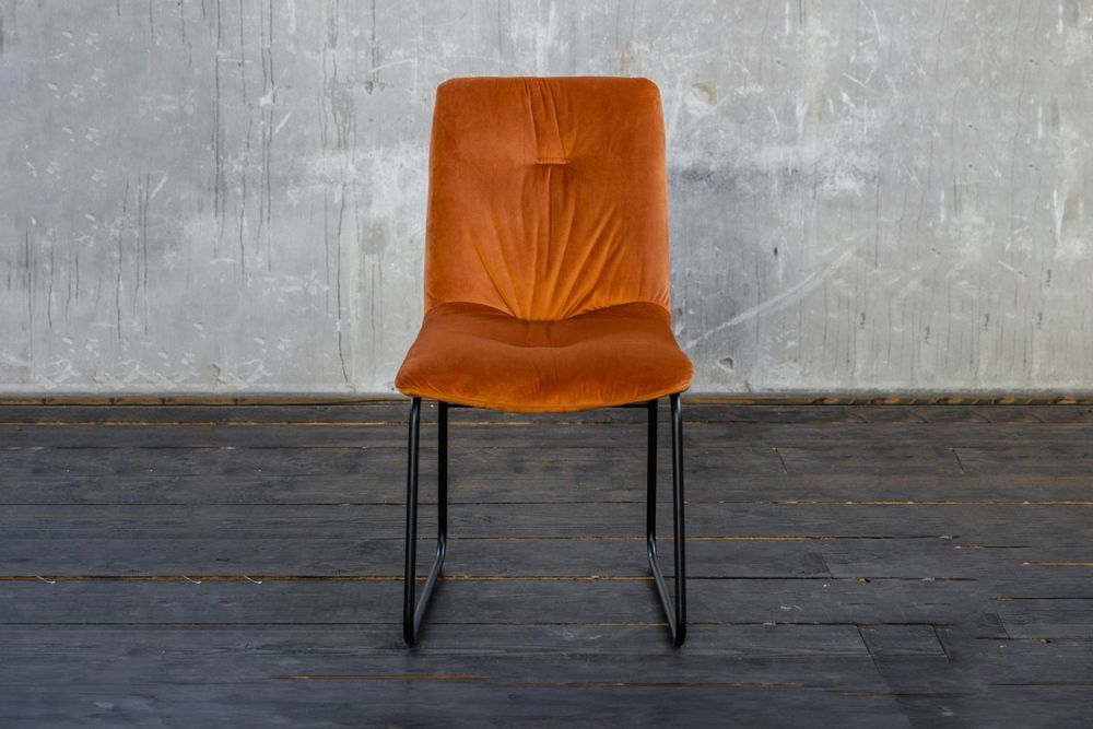 B-Ware KAWOLA Stuhl ZITA Esszimmerstuhl Velvet orange