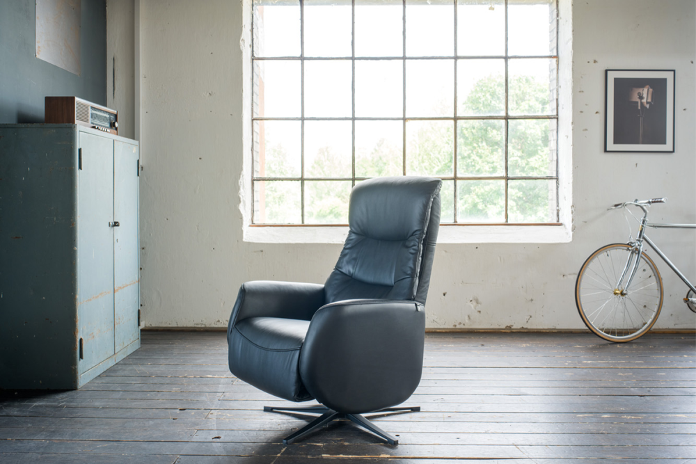 B-Ware KAWOLA Sessel SARI Relaxsessel drehbar Leder schwarz