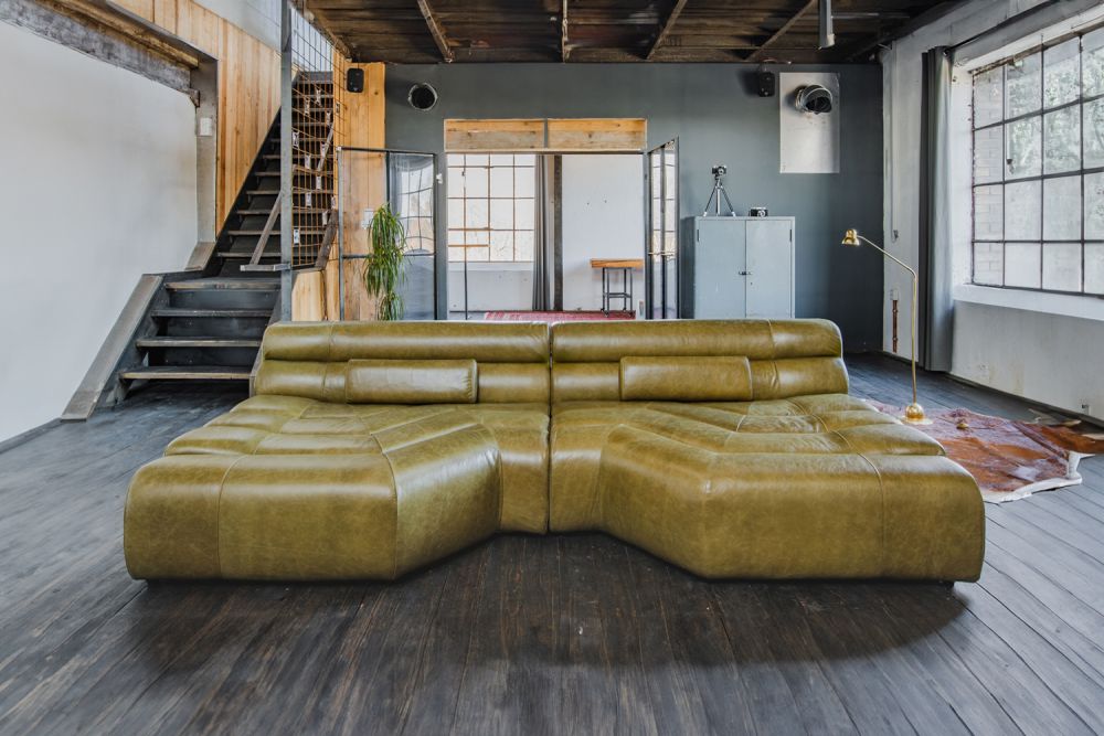 B-Ware KAWOLA Sofa TARA Wohnlandschaft Leder olivgrün mit Kissen